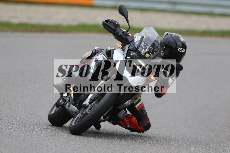 /Archiv-2022/68 13.10.2022 Speer Racing ADR/Freies Fahren rot und gelb/32